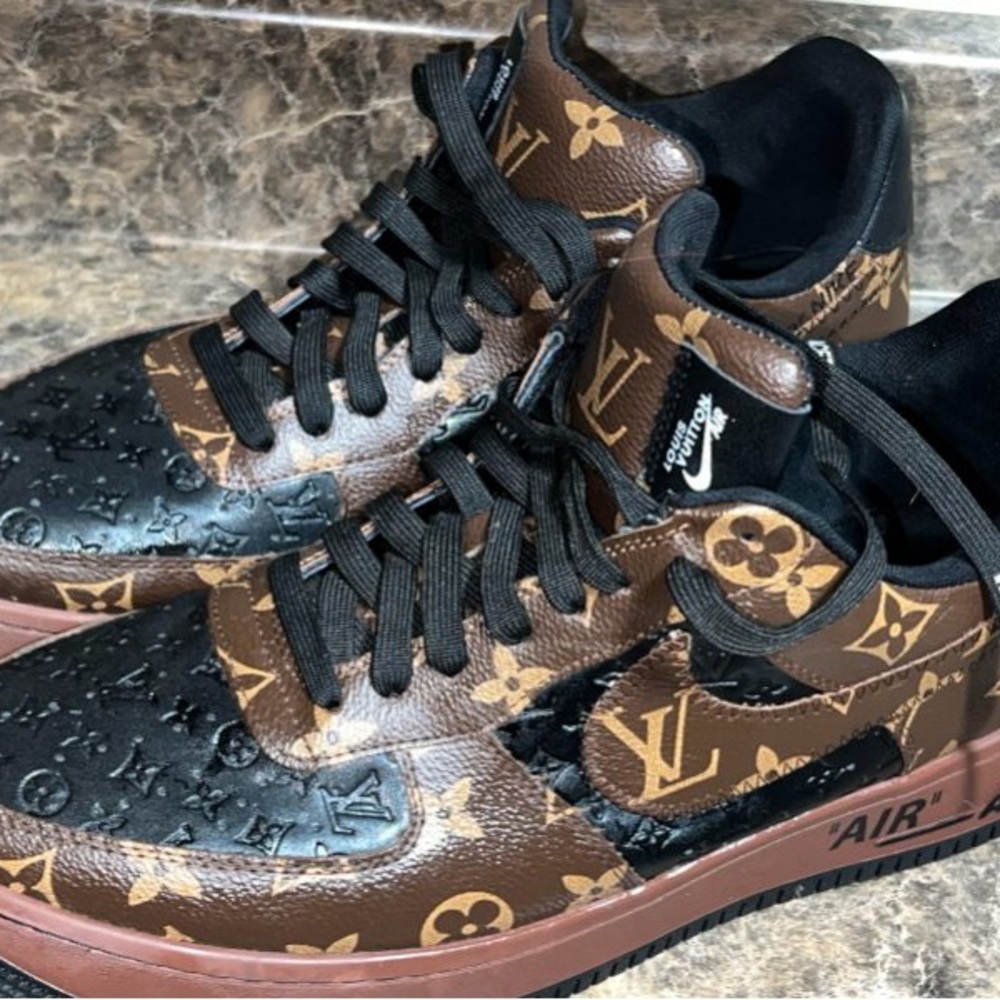 Louis Vuitton Black Fabric Detail - Picture 5 of 5